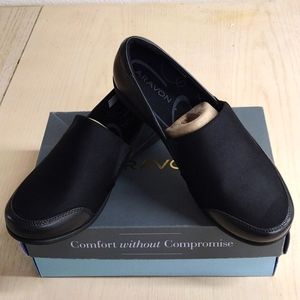 ARAVON WOMEN ABBEY A LINE SLIP ON!